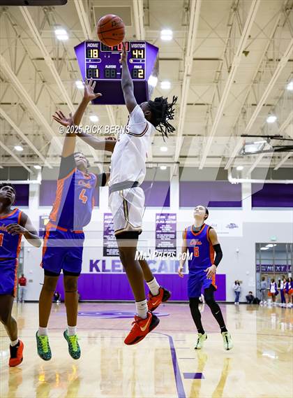 Thumbnail 2 in Grand Oaks vs Cypress Woods (UIL 6A D1 Basketball Area Playoffs) photogallery.