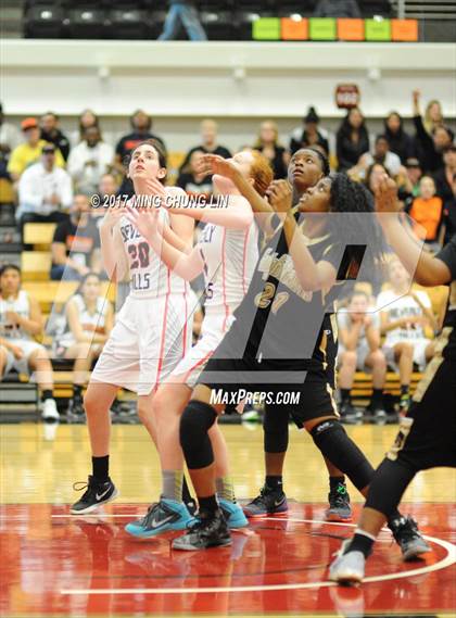 Thumbnail 3 in Beverly Hills vs. Knight (CIF-SS 4A Final) photogallery.