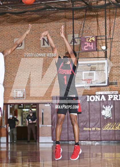 Thumbnail 3 in Archbishop Stepinac @ Iona Prep (Brother Stoudt Best of 7 Series Game 2) photogallery.