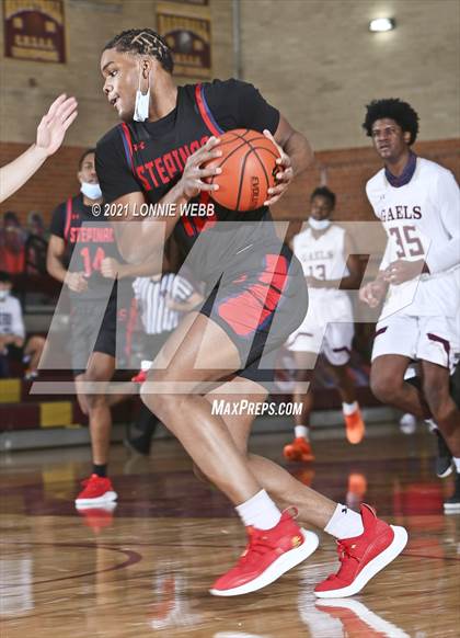 Thumbnail 3 in Archbishop Stepinac @ Iona Prep (Brother Stoudt Best of 7 Series Game 2) photogallery.