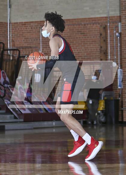 Thumbnail 3 in Archbishop Stepinac @ Iona Prep (Brother Stoudt Best of 7 Series Game 2) photogallery.
