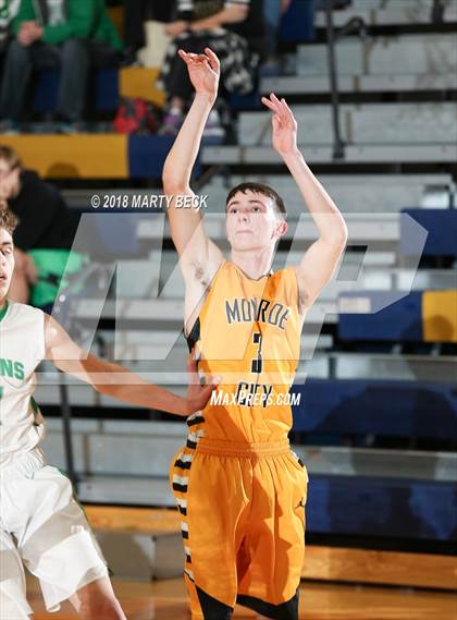 Thumbnail 1 in Blair Oaks vs Monroe City (Central Bank Shootout) photogallery.