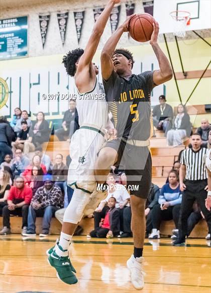 Thumbnail 2 in Rio Linda @ Moreau Catholic photogallery.