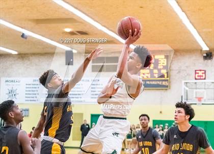 Thumbnail 3 in Rio Linda @ Moreau Catholic photogallery.