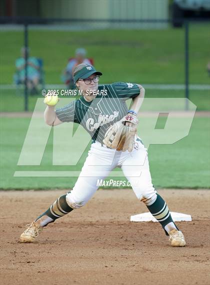 Thumbnail 2 in Melbourne Central Catholic @ Trinity Catholic (FHSAA Region 2, 2A  Semifinals) photogallery.