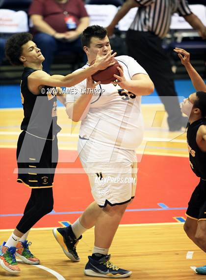Thumbnail 3 in Victor vs. McQuaid (Section V Class AA Semifinal) photogallery.