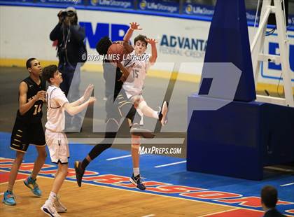 Thumbnail 3 in Victor vs. McQuaid (Section V Class AA Semifinal) photogallery.