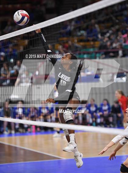 Thumbnail 3 in Denver Christian vs. Limon (CHSAA 2A Championship) photogallery.