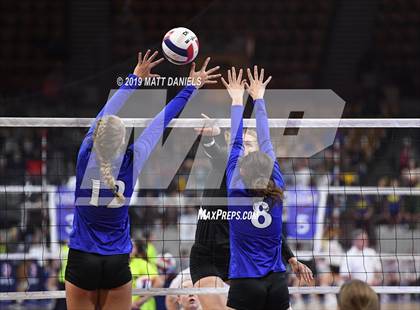 Thumbnail 1 in Denver Christian vs. Limon (CHSAA 2A Championship) photogallery.