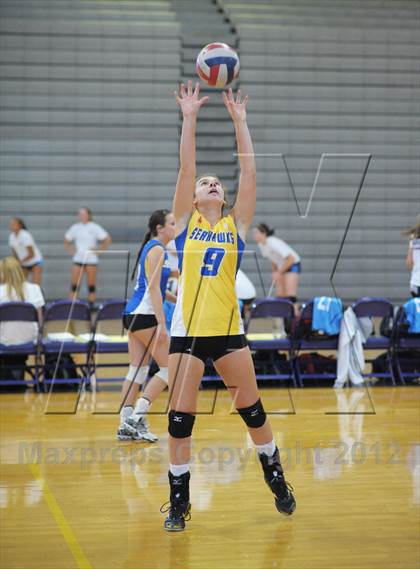 Thumbnail 2 in Torrey Pines vs Seaquam (Durango Fall Classic) photogallery.