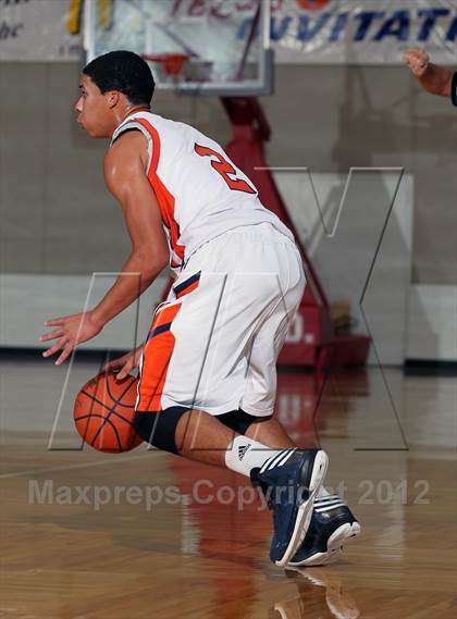Thumbnail 1 in McKinney vs Fort Bend Bush (McDonald's Texas Invitational) photogallery.