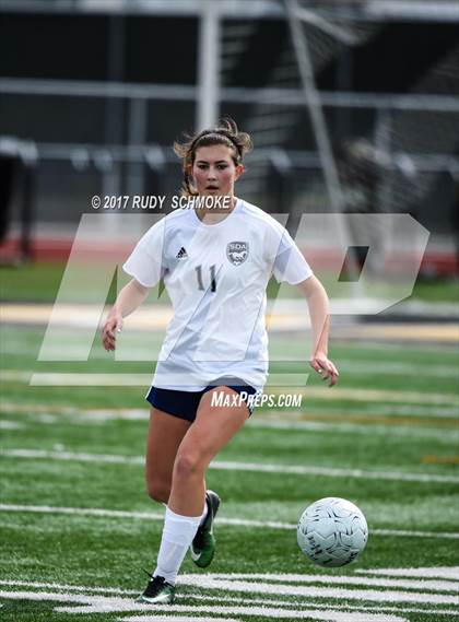 Thumbnail 2 in Montgomery vs. San Dieguito Academy (CIF SDS D4 Final) photogallery.