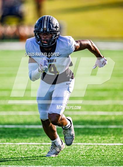 Thumbnail 2 in Jordan vs. Stratford (UIL 6A D2 Football Area) photogallery.