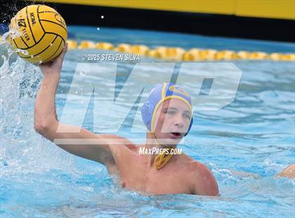 Thumbnail 2 in Grossmont vs. University City (CIF SDS Division 2 Quarterfinal) photogallery.