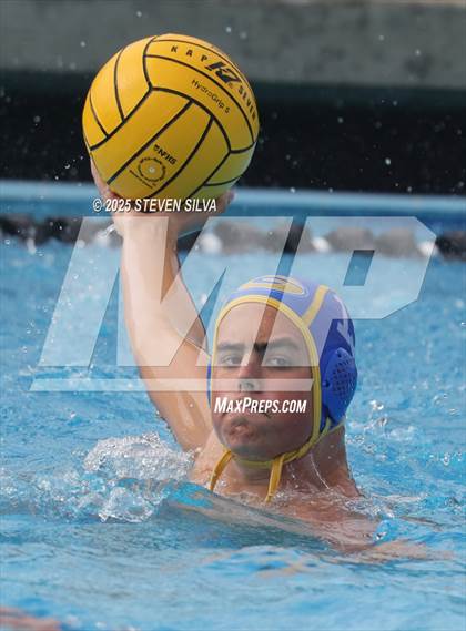 Thumbnail 3 in Grossmont vs. University City (CIF SDS Division 2 Quarterfinal) photogallery.
