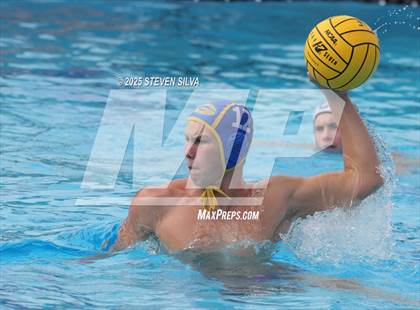 Thumbnail 2 in Grossmont vs. University City (CIF SDS Division 2 Quarterfinal) photogallery.