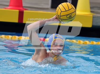 Thumbnail 2 in Grossmont vs. University City (CIF SDS Division 2 Quarterfinal) photogallery.