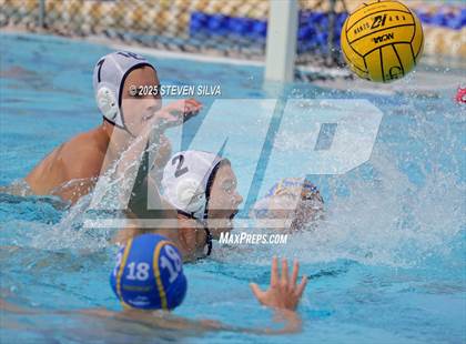 Thumbnail 3 in Grossmont vs. University City (CIF SDS Division 2 Quarterfinal) photogallery.