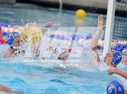 Thumbnail 3 in Grossmont vs. University City (CIF SDS Division 2 Quarterfinal) photogallery.