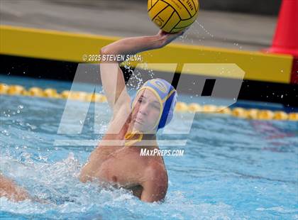 Thumbnail 3 in Grossmont vs. University City (CIF SDS Division 2 Quarterfinal) photogallery.