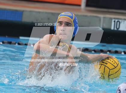 Thumbnail 3 in Grossmont vs. University City (CIF SDS Division 2 Quarterfinal) photogallery.