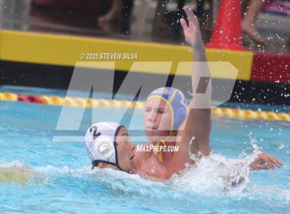 Thumbnail 3 in Grossmont vs. University City (CIF SDS Division 2 Quarterfinal) photogallery.