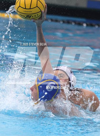 Thumbnail 2 in Grossmont vs. University City (CIF SDS Division 2 Quarterfinal) photogallery.