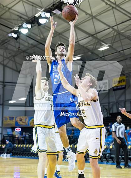 Thumbnail 2 in Gilroy vs Soquel (Santa Cruz Warriors Invitational Tournament) photogallery.