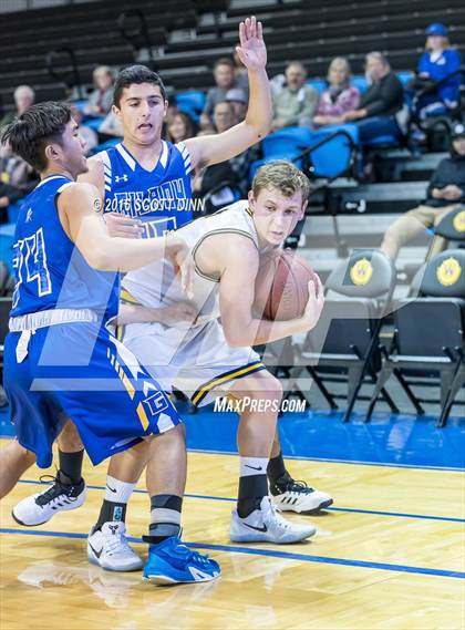 Thumbnail 3 in Gilroy vs Soquel (Santa Cruz Warriors Invitational Tournament) photogallery.