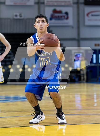 Thumbnail 1 in Gilroy vs Soquel (Santa Cruz Warriors Invitational Tournament) photogallery.