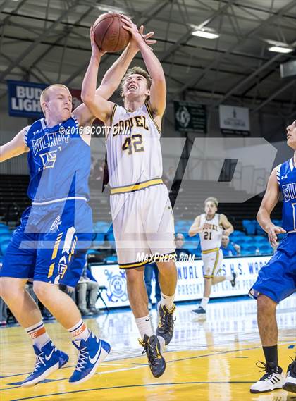 Thumbnail 3 in Gilroy vs Soquel (Santa Cruz Warriors Invitational Tournament) photogallery.