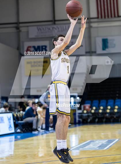 Thumbnail 2 in Gilroy vs Soquel (Santa Cruz Warriors Invitational Tournament) photogallery.