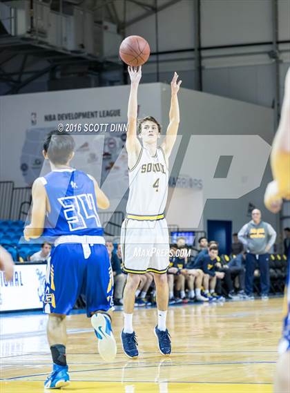 Thumbnail 1 in Gilroy vs Soquel (Santa Cruz Warriors Invitational Tournament) photogallery.