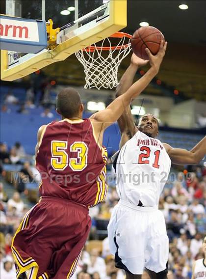 Thumbnail 2 in Harvard-Westlake vs. Ocean View (CIF SoCal D3 Final) photogallery.