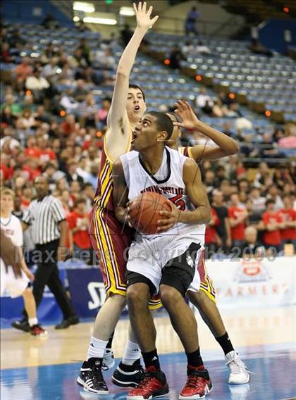 Thumbnail 3 in Harvard-Westlake vs. Ocean View (CIF SoCal D3 Final) photogallery.