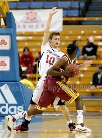 Thumbnail 2 in Harvard-Westlake vs. Ocean View (CIF SoCal D3 Final) photogallery.