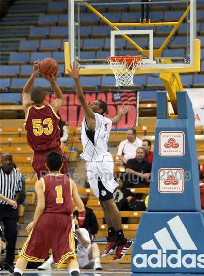Thumbnail 3 in Harvard-Westlake vs. Ocean View (CIF SoCal D3 Final) photogallery.
