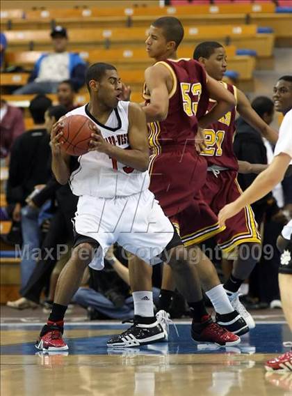 Thumbnail 2 in Harvard-Westlake vs. Ocean View (CIF SoCal D3 Final) photogallery.