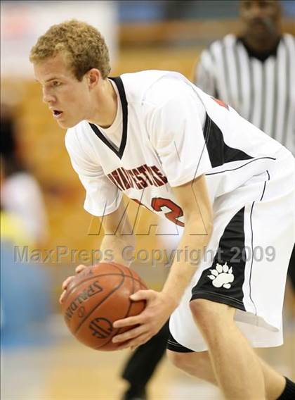 Thumbnail 1 in Harvard-Westlake vs. Ocean View (CIF SoCal D3 Final) photogallery.