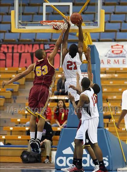 Thumbnail 3 in Harvard-Westlake vs. Ocean View (CIF SoCal D3 Final) photogallery.