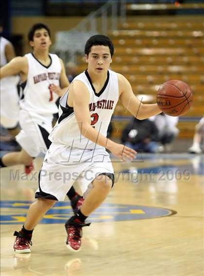 Thumbnail 2 in Harvard-Westlake vs. Ocean View (CIF SoCal D3 Final) photogallery.