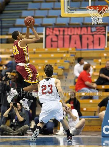 Thumbnail 2 in Harvard-Westlake vs. Ocean View (CIF SoCal D3 Final) photogallery.
