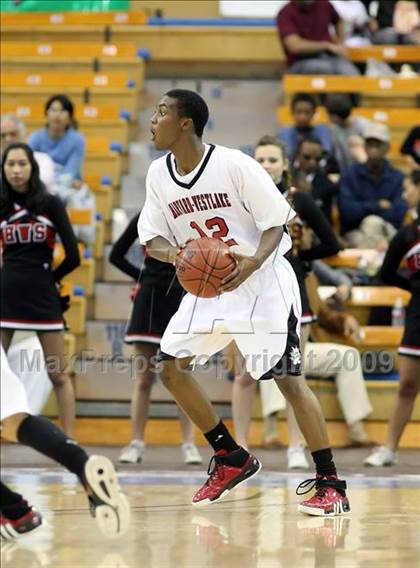 Thumbnail 2 in Harvard-Westlake vs. Ocean View (CIF SoCal D3 Final) photogallery.