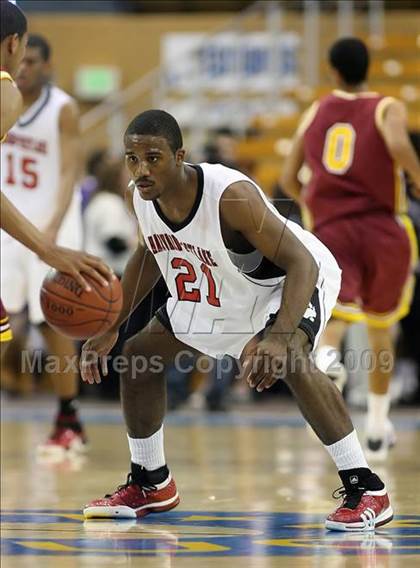 Thumbnail 1 in Harvard-Westlake vs. Ocean View (CIF SoCal D3 Final) photogallery.