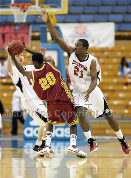 Thumbnail 1 in Harvard-Westlake vs. Ocean View (CIF SoCal D3 Final) photogallery.