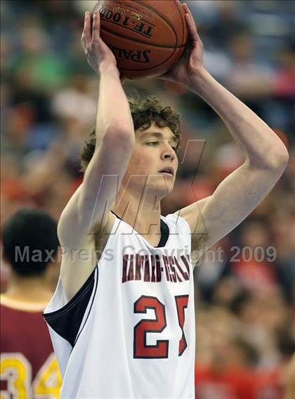 Thumbnail 1 in Harvard-Westlake vs. Ocean View (CIF SoCal D3 Final) photogallery.