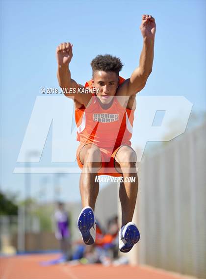 Thumbnail 3 in Durango vs Bishop Gorman photogallery.