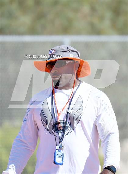 Thumbnail 3 in Durango vs Bishop Gorman photogallery.