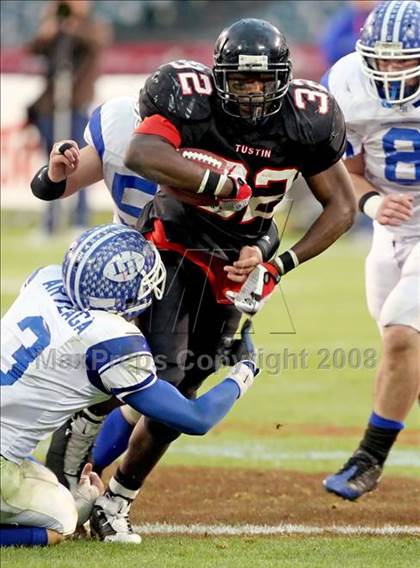 Thumbnail 1 in La Habra vs. Tustin (CIF SS Southwest Final) photogallery.