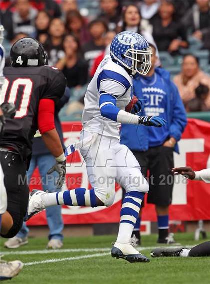 Thumbnail 3 in La Habra vs. Tustin (CIF SS Southwest Final) photogallery.